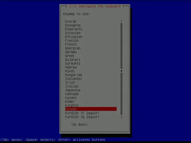 Debian 설치 과정에서 키보드 레이아웃으로 Korean을 선택하는 화면