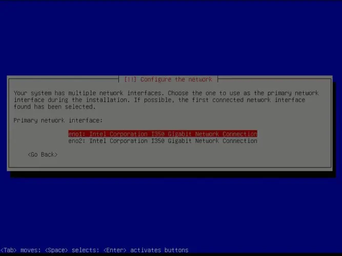 Debian 설치 중 기본 네트워크 인터페이스로 사용할 랜카드를 선택하는 화면