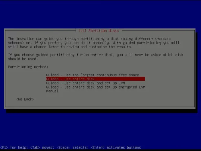 Debian 설치 과정에서 디스크 파티셔닝 방식으로 전체 디스크 사용(Guided – use entire disk)을 선택하는 화면